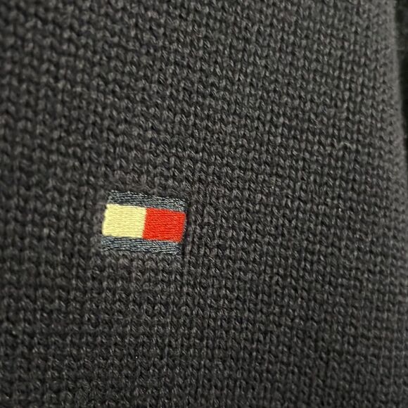 🔥 Vintage TOMMY HILFIGER Heavy Cotton Navy Knit V-Neck Sweater - Men Sz L - GUC - Picture 4 of 11